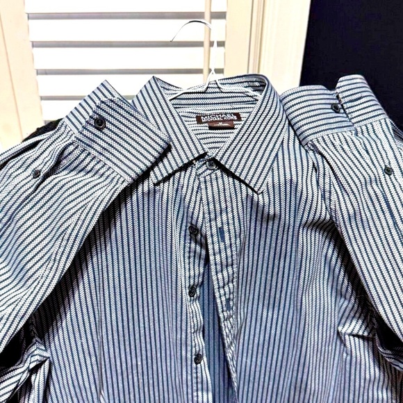 ✨ Vintage Charm Meets Modern Elegance – Michael Kors Men’s Striped Dress Shirt ✨ - Picture 1 of 14